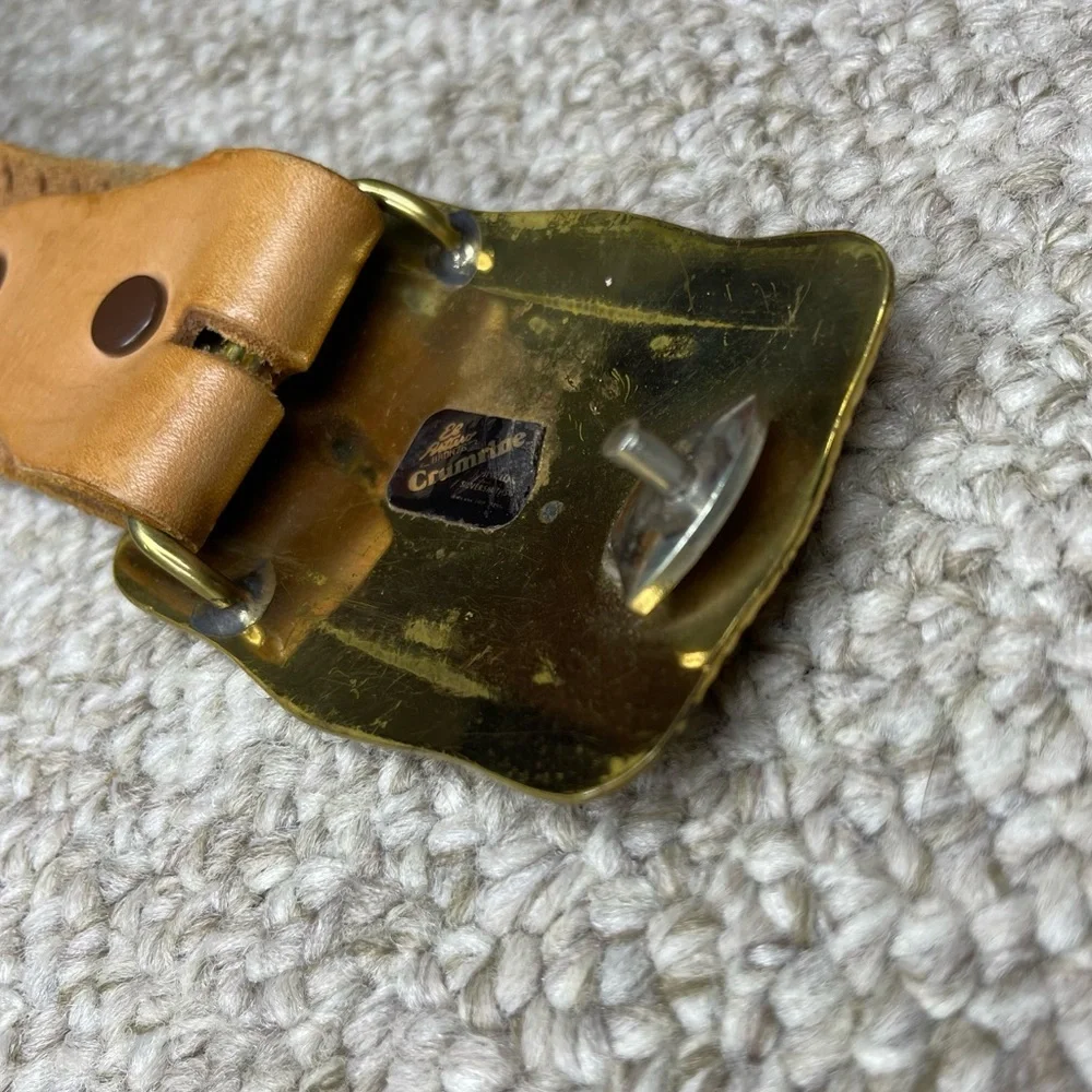 Cowboy belt buckle and leather belt